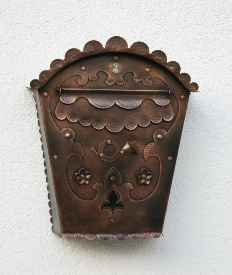 Geschmiedeter Briefkasten
