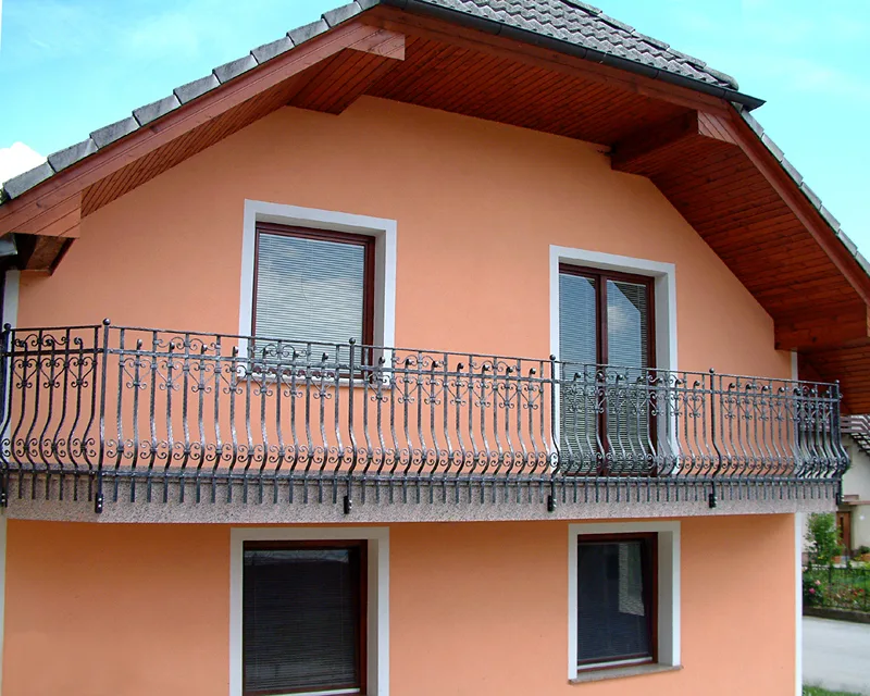 Schmiedeeisernes Balkongeländer – Lahovče