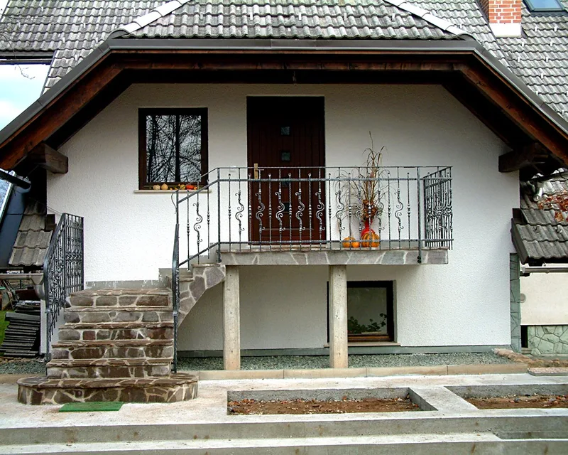 Wrought Iron Balcony Railing – Lesce
