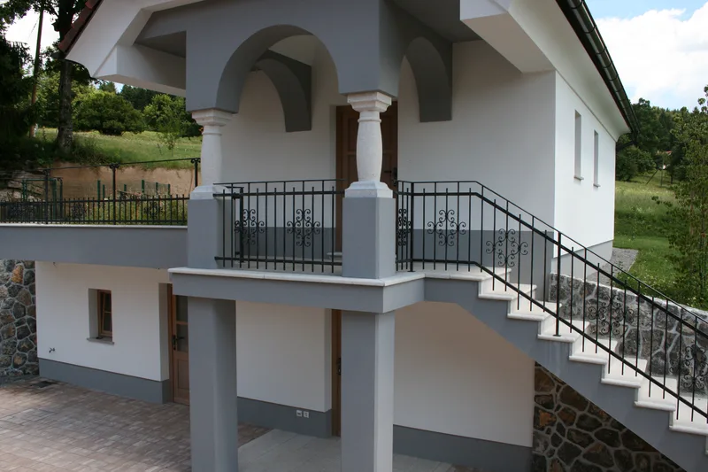 Porch & Stair Railing “Loggia”