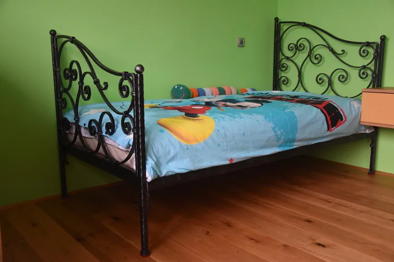 Geschmiedetes Einzelbett