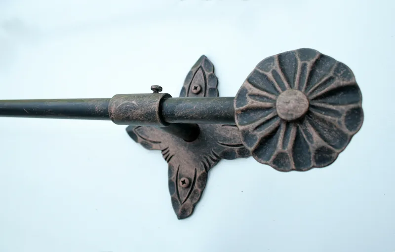 Geschmiedete Gardinenstange „Blüte“