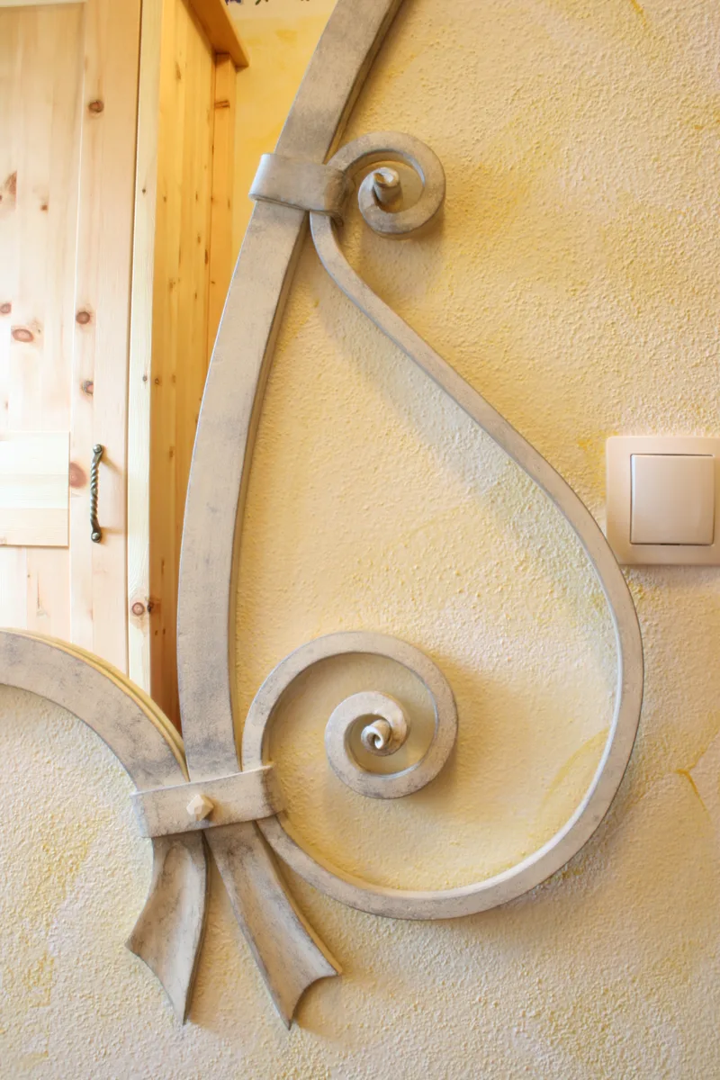 Forged Mirror “Kočna”, Light