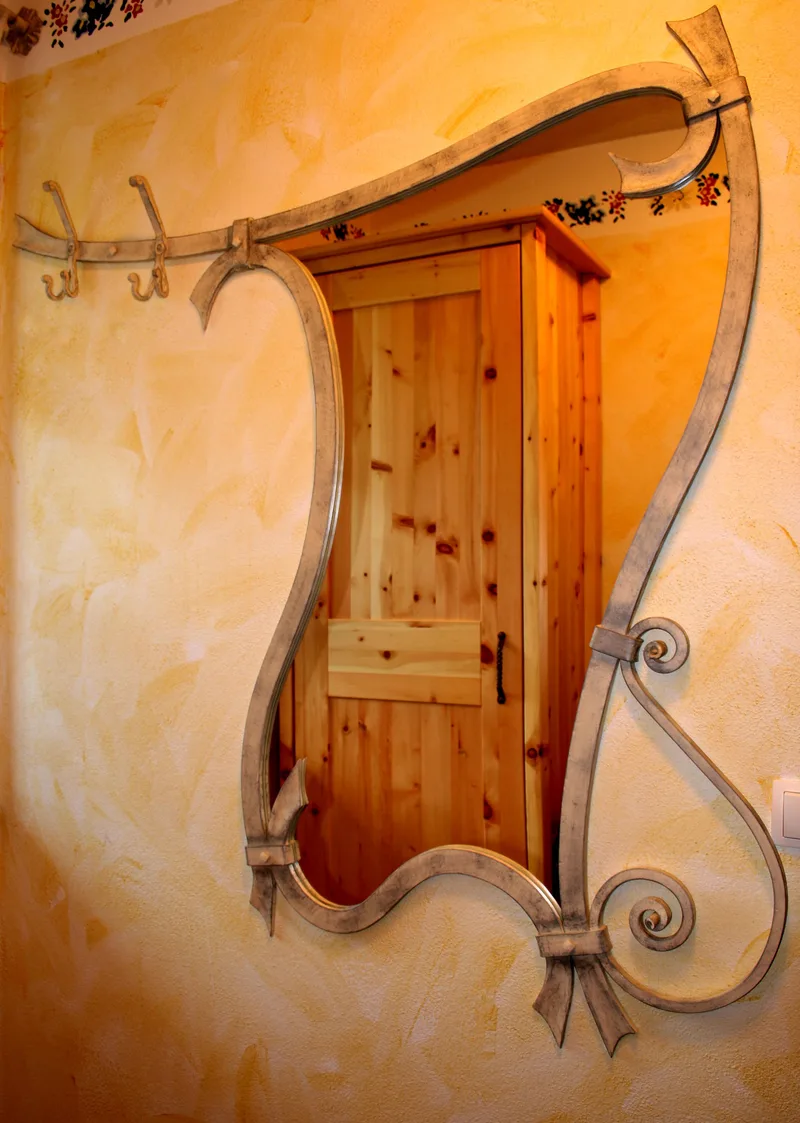 Forged Mirror “Kočna”, Light