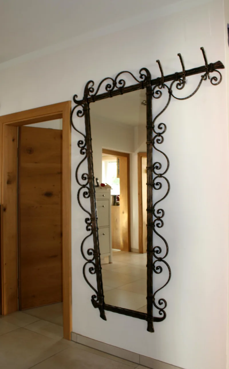 Forged Mirror “Schwarz”