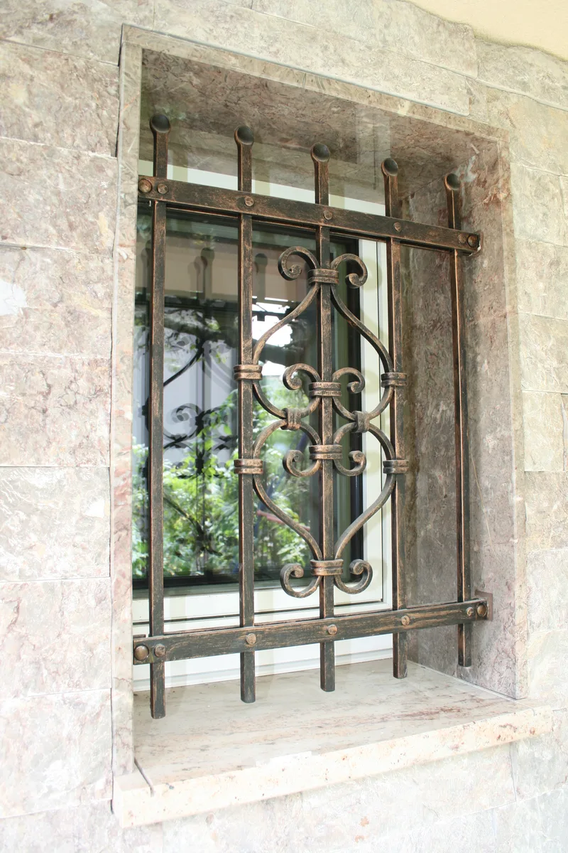 Fenstergitter „Medaillon“