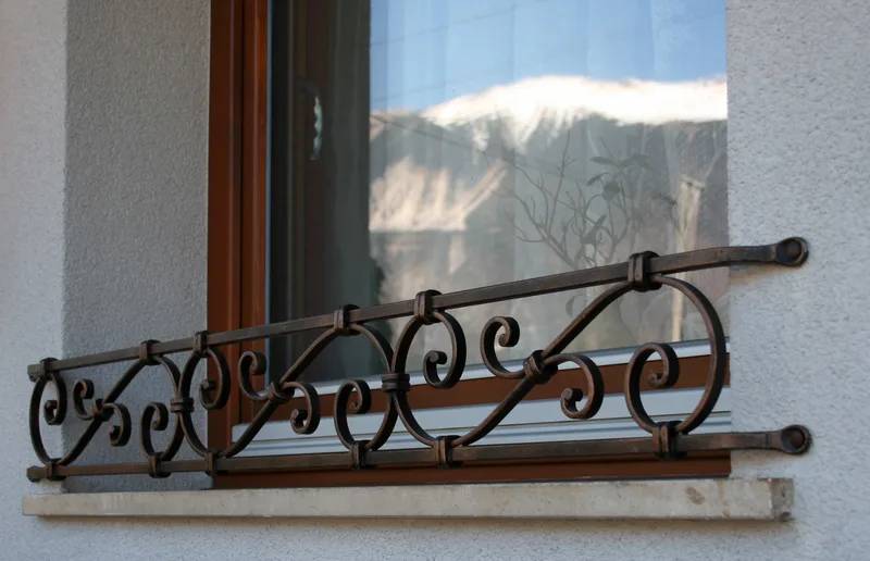 Flower-Box Rail “Rings”