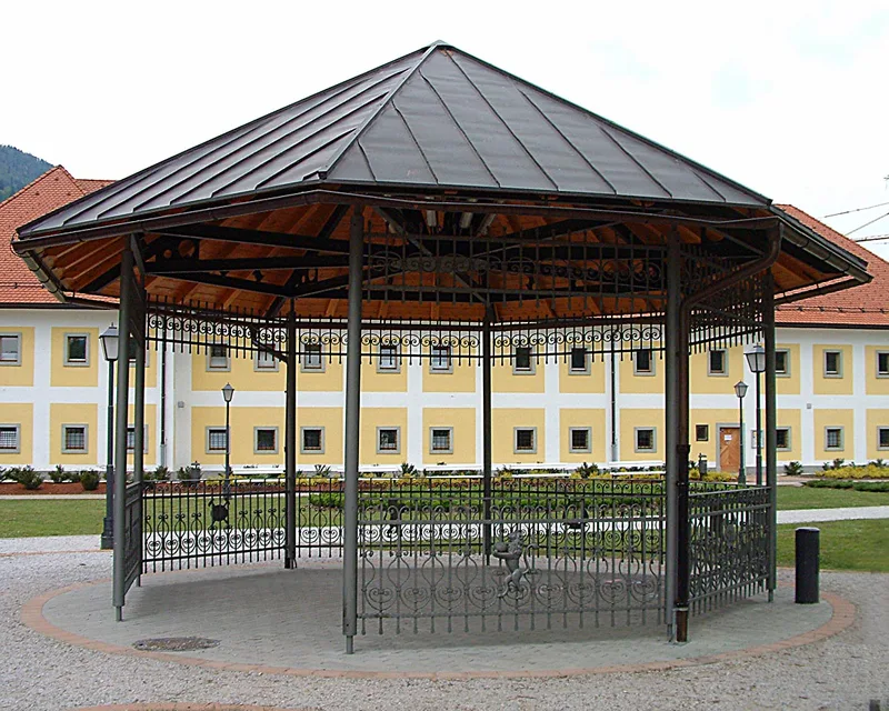 Schmiedeeiserner Pavillon – Jesenice