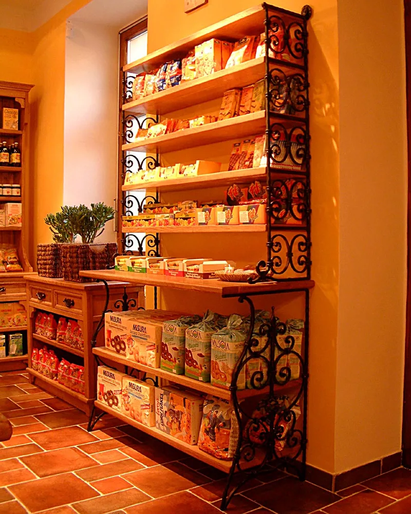 Geschmiedetes Wandregal, Medex