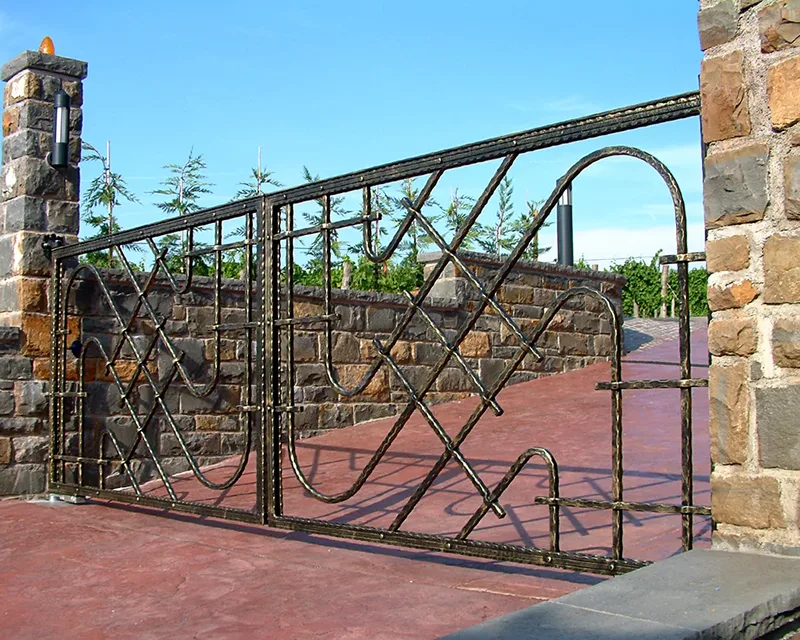 Wrought Iron Garden Gate – Debeli rtič