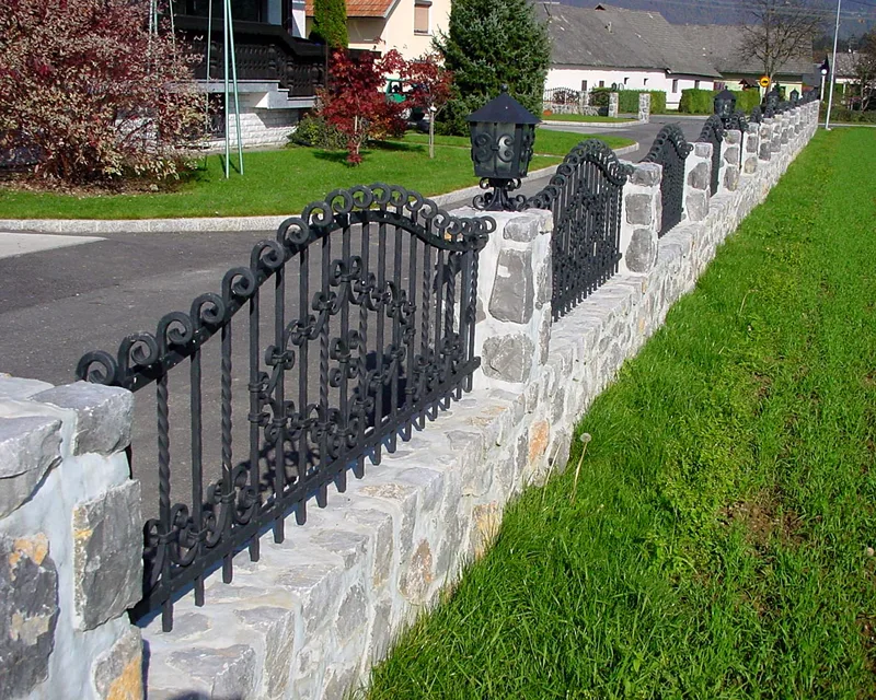 Wrought Iron Garden Gate & Fence – Vopolje