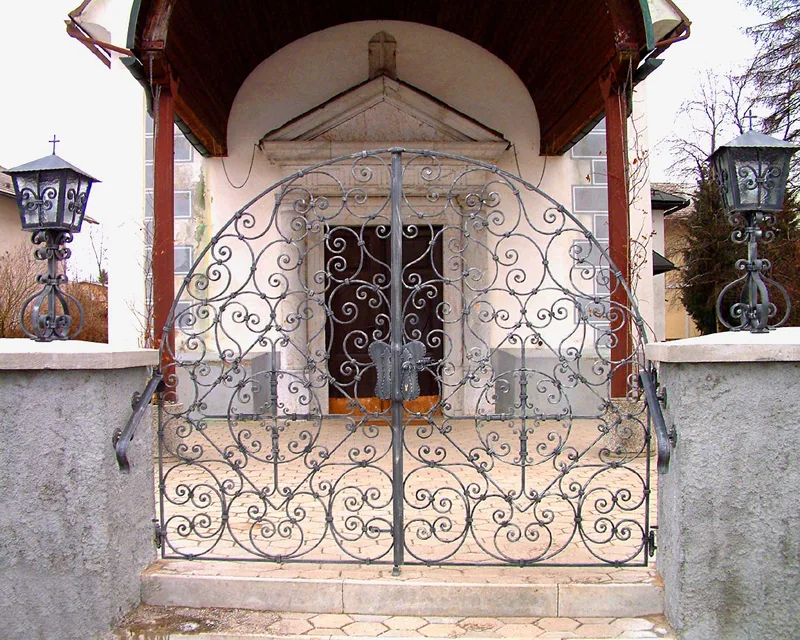 Schmiedeeisernes Gartentor – Primskovo