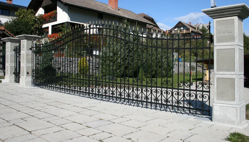 Fence “Falling Arcs”